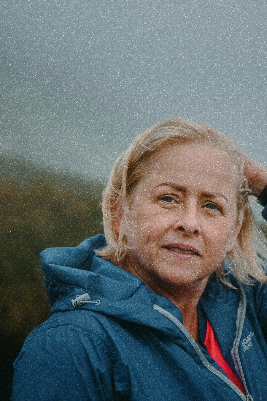 A portrait by the sea on an overcast day, developed in the EVERYDAY 400 look