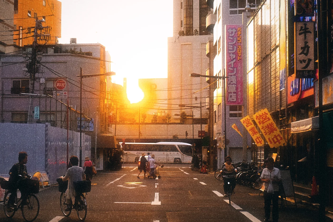 A Tokyo street at sunset through Focal's 50 mm night lens