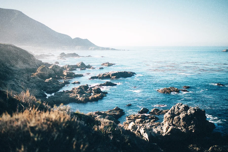 The same rocky coastline developed again in Focal's street neg look